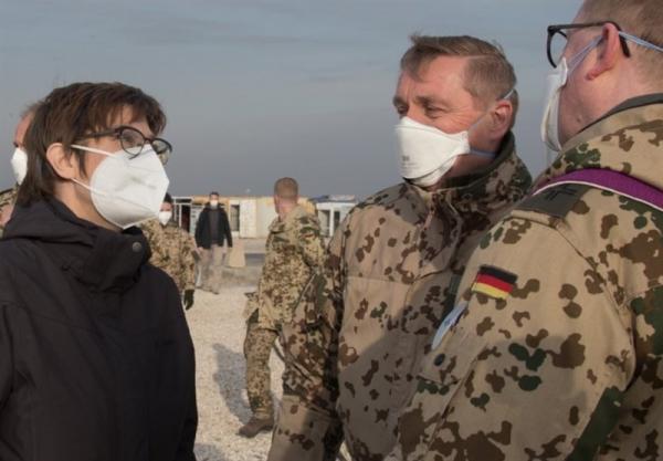 سفر غیرمنتظره وزیر دفاع آلمان به افغانستان