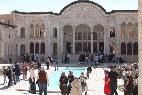 آیا واقعا رشد صنعت گردشگری ایران مناسب است
